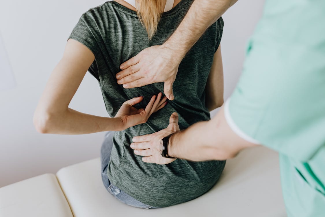 How to Find the Best Hands-On Physiotherapist for Back and Hip Pain