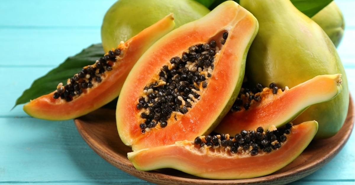 Exploring the Health Benefits and Uses of Papayas